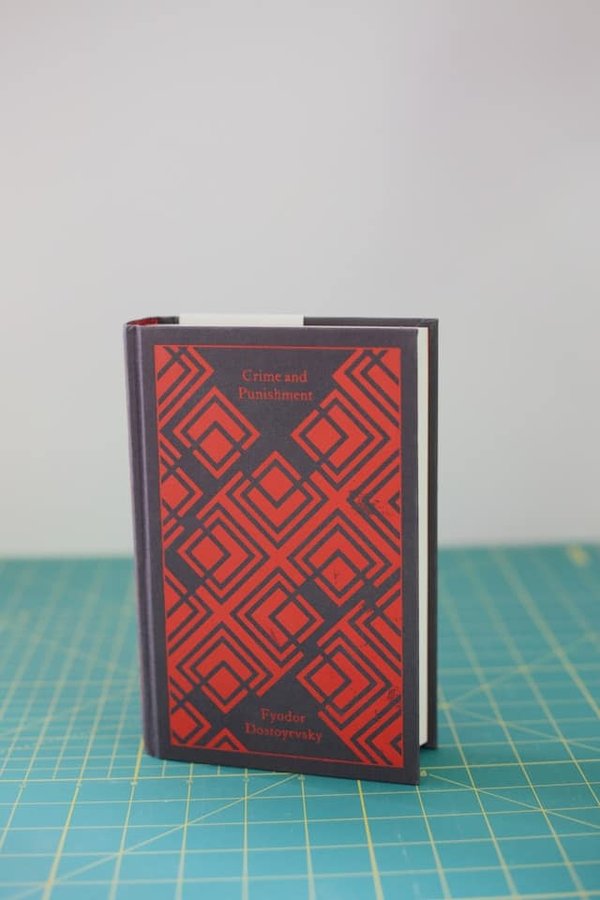 Quelle est l'importance de la littérature russe de Tchekhov dans le théâtre moderne ?